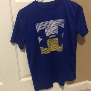 SIZE XL BOYS UNDER ARMOUR SHIRT